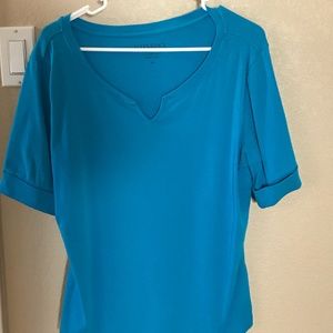 Ellen Tracy Short Sleeve Tee WIth Rolled Sleeves Size Large